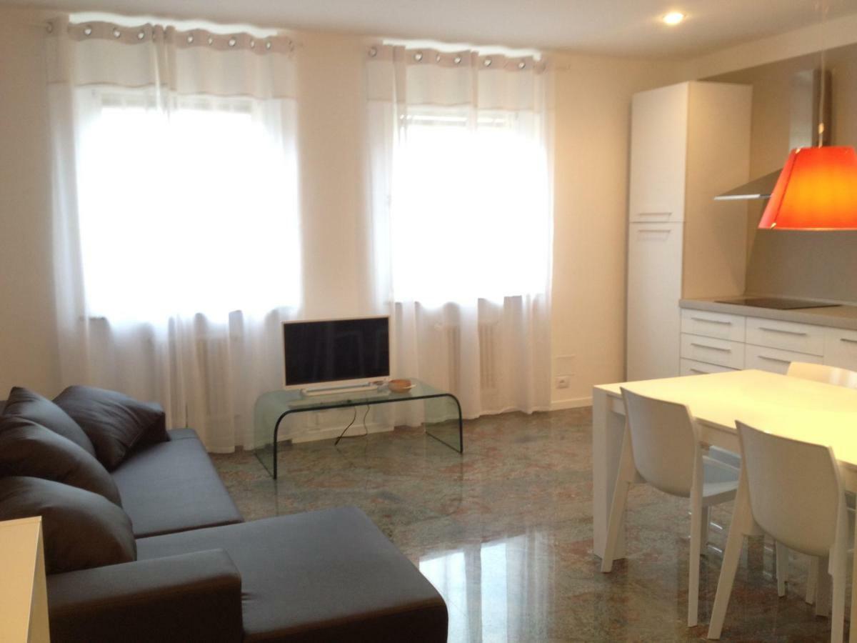 Un Nido Nel Centro Storico Con Garage Apartamento Aosta Exterior foto